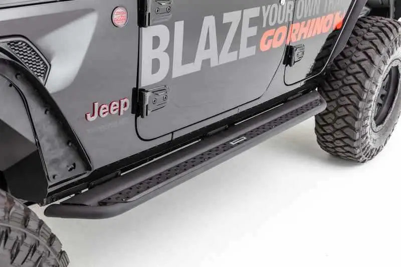 Go Rhino 18-20 Jeep Wrangler JLU Dominator Extreme DSS SideSteps Complete Kit w/SideStep + Brkts dss4506t