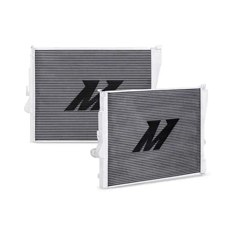 Mishimoto 99-06 BMW 323i/323i/328i/330i w/ Auto Transmission Performance Aluminum Radiator mmrad-e46-323a